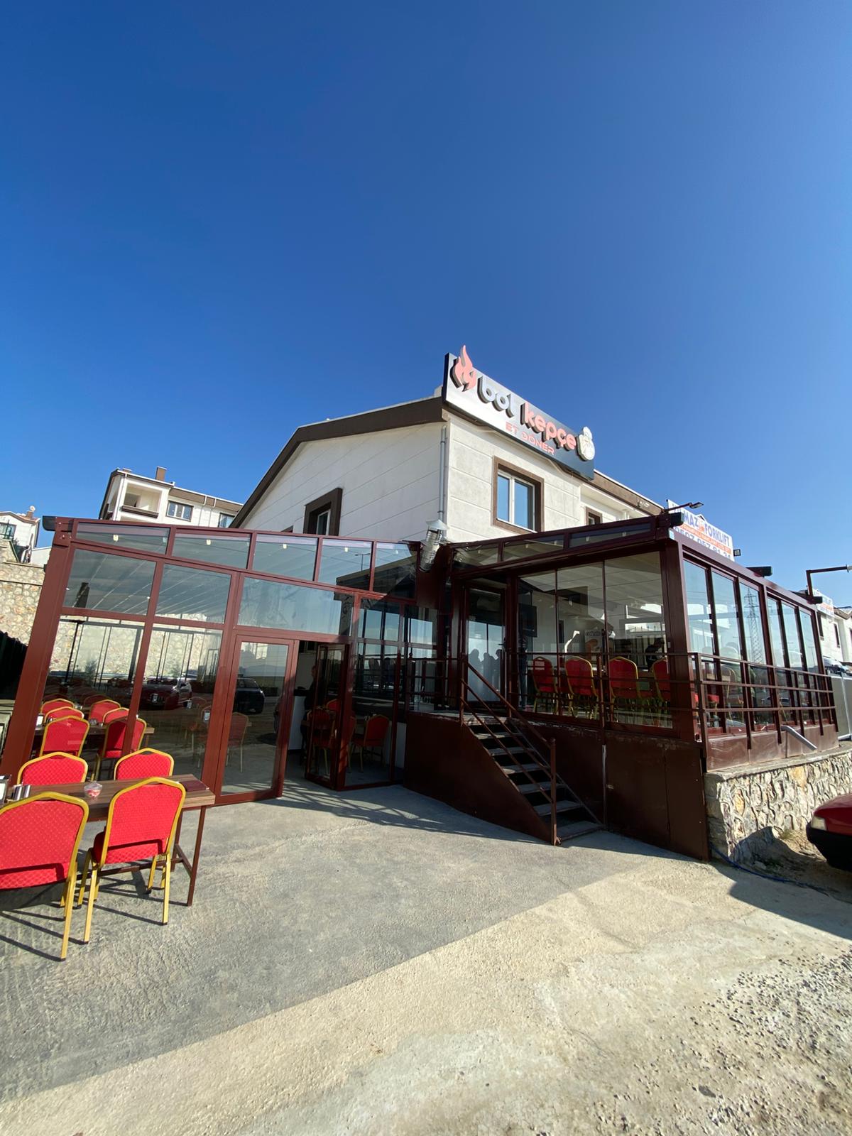 TEMELLİ BOL KEPÇE DÖNER PERGOLA VE CAM SİSTEMİ